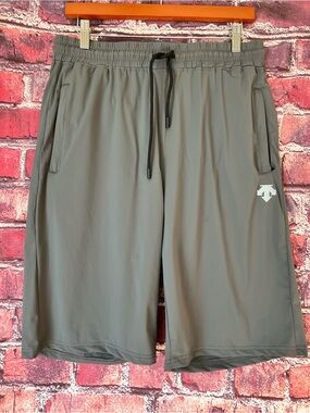 Descente Men's Athletic Drawstring Shorts in Gray with Black Drawcord